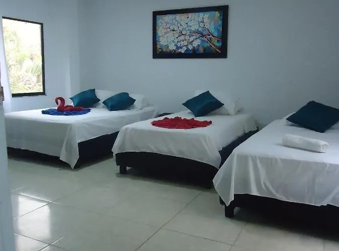 Hostal en la avenida Malecón