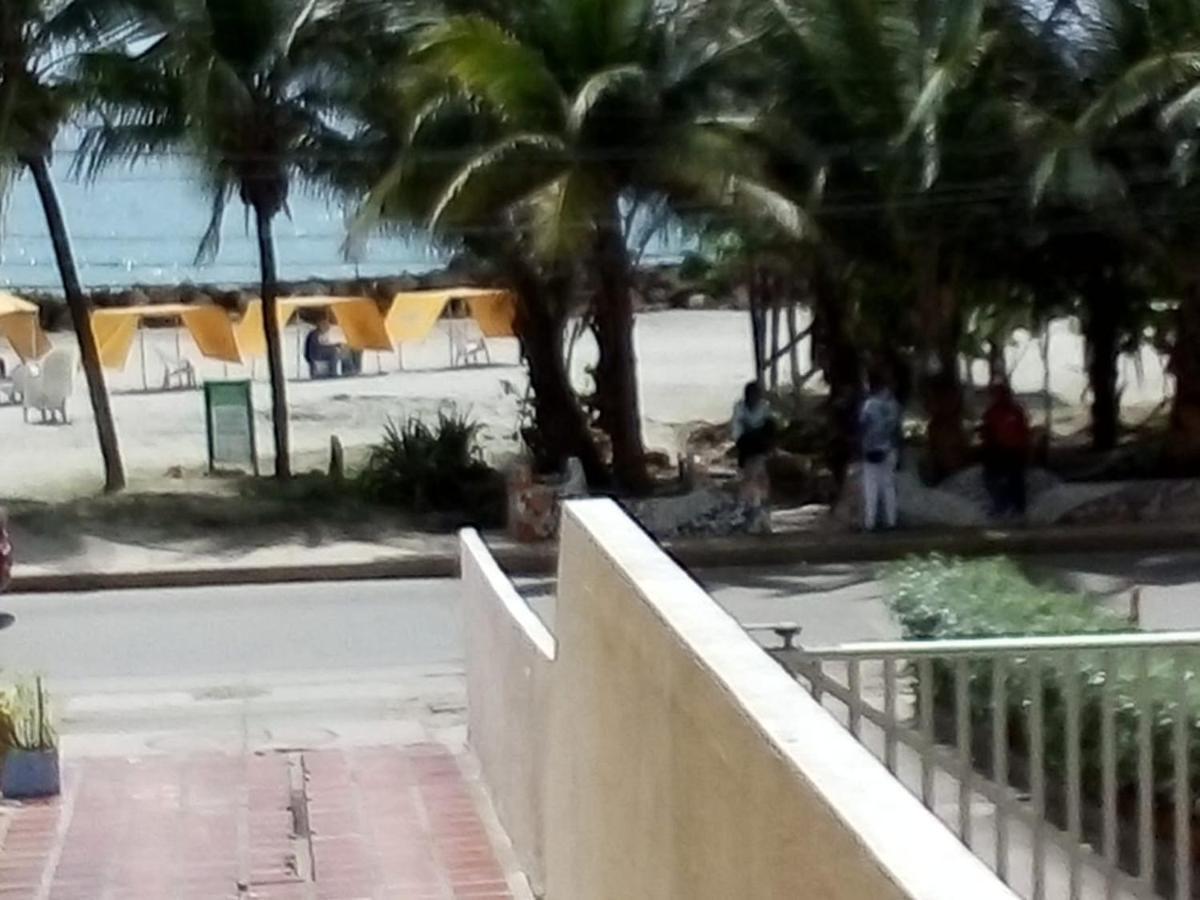 En La Avenida Malecón *